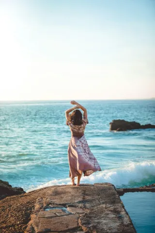 Somatic Healing vs. Traditional Talk Therapy: Why Your Body Holds the Key