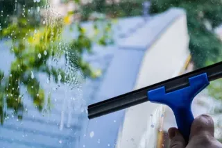 Cleaning Outside Windows