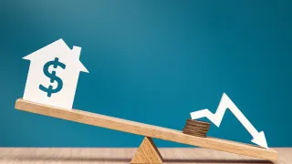 Phoenix Luxury Home Market Heats Up as Mortgage Rates Fall