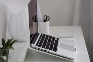 Mitkä hakukoneoptimoinnin osa-alueet suomalaiset verkkokaupat yleensä ulkoistavat?