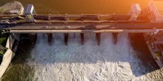 How Power Factor Correction Supports Your Net Zero Goals
