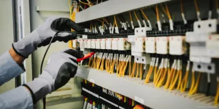 How to Maintain Power Factor Correction Equipment for Maximum Efficiency
