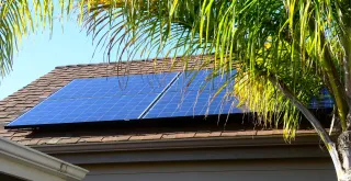 Toiture et isolation : comment un entretien régulier peut améliorer l’efficacité énergétique à Gièvres