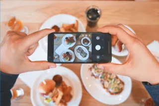 The Power of Influencer Partnerships in Restaurant Marketing