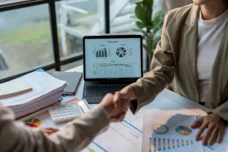 The Ultimate Guide to Closing Deals with Confidence