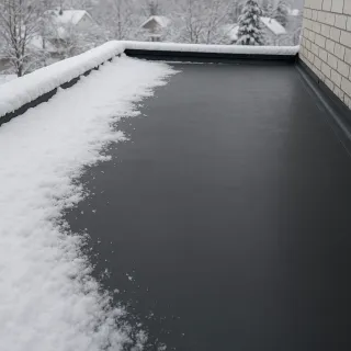 Flat Roofs in Winter: Common Problems and Solutions