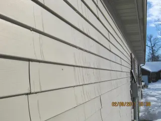 How Moisture Gets Trapped Behind Siding—and Why It’s a Big Problem in the Midwest