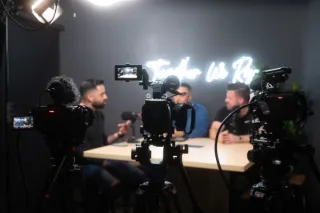 Why Small Businesses Should Start a Podcast: The Benefits of Podcasting for Business Growth