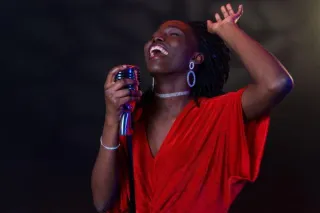 Why Do Singers Lift Up The Chin To Sing?