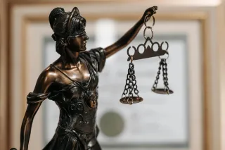 UK Supreme Court Gender Ruling 2025: What It Means for Women’s Rights, Hormones & Safety