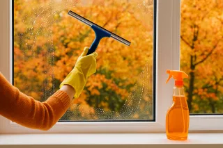 Fall Window Cleaning Guide: Prepare for the Seasons