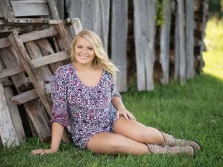 Raegan | 2019 Altavista Senior