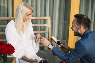 When to Start Dating Again: Signs You’re Ready