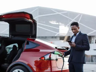 What Are, Will, and Should Drivers Do While Charging Their EVs?