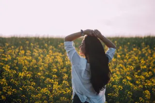 Embrace the Now: Liberate Yourself from the Past and Manifest Your Future