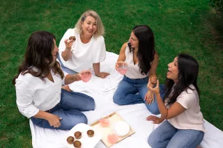 Set Healthy Boundaries This Holiday: Enjoy the Fun Without Overindulging