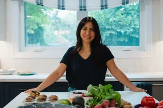 How to Build Balanced Meals That Boost Energy and Support Weight Loss After 40