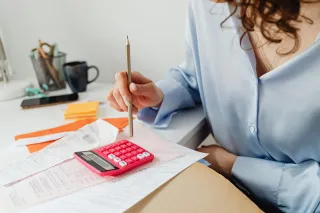 5 Signs It’s Time to Outsource Bookkeeping to Maximize the Return on Your Business Investment