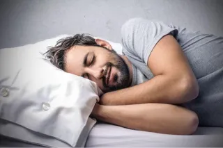 The Impact of Sleep Position on Neck Pain: Insights from a London Chiropractor
