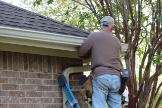 The Importance of Seamless Gutters and Downspouts for Iowa Homes