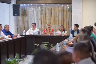 Capacitan a munícipes de la región de Papantla en materia de entrega-recepción