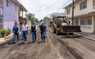 Supervisa Alcalde JM Unánue trabajos de pavimentación de la calle Graciano Sánchez