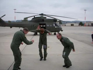 Bad weather flying dance!