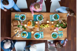 5 tips for a more enjoyable family gathering.