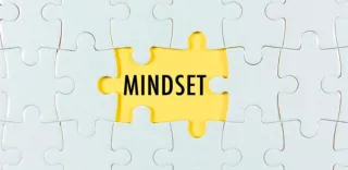 The Mindset Shifts That Separate Struggling Entrepreneurs from Thriving Ones