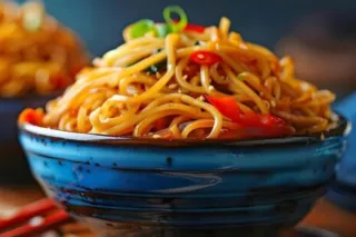 What Makes Singapoori Noodles Popular?
