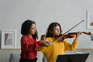 What is a good age to start violin lessons?