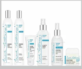 KEEPING YOUR HAIR HEALTHY DURING THE CHANGING SEASONS.