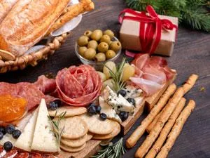 How to Survive the Holiday Buffet Table