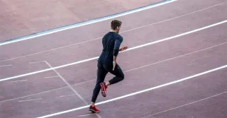The Key Differences Between Acceleration and Max Velocity Training (And Why It Matters for Speed & Injury Prevention)

