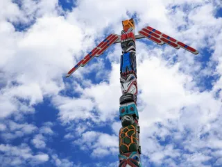 🪶 Tallest Totem, Small Town Vibes: The McKinleyville Totem Pole That'll Blow Your Mind