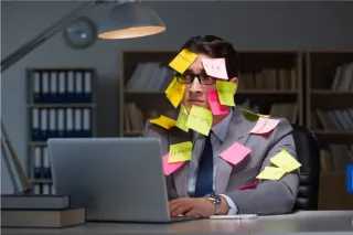 Juggling Two Worlds: The Reality of Running a Part-Time Business While Holding a Full-Time Job

