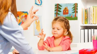 Benefits of baby sign language