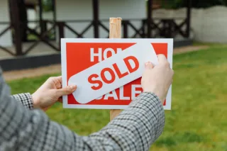 Don't Overprice OR Underplan: The Houston-Area Home Seller's Game Plan