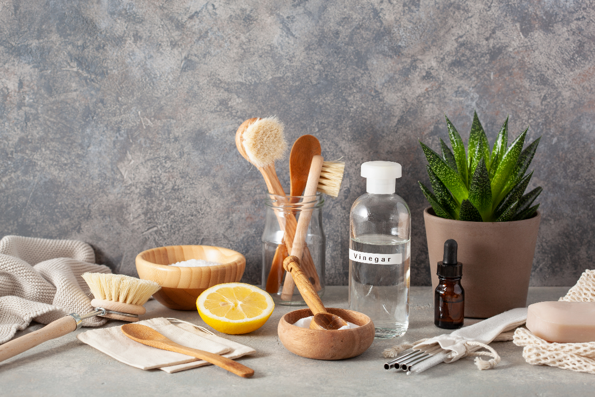 Pre-Vacation Home Cleaning Essentials: Your Room-by-Room Checklist & Eco-Friendly Toolkit
