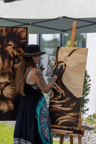 Featured Artist Jennifer Parks