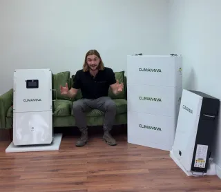 Comment bien dimensionner un système de batteries pour sa maison au Québec