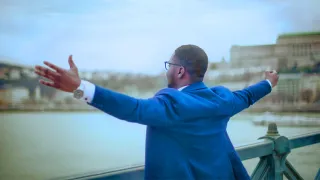 Freedom in Business Coaching Isn’t Created by Growth. It’s Created by Constraints.