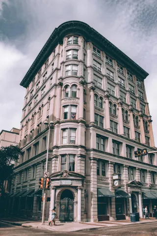 Real Estate Syndications and Market Cycles: Making Informed Investment Decisions