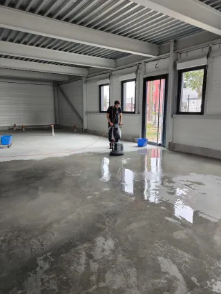 Les bénéfices financiers et pratiques d’un entretien régulier de vos locaux avec Launay Propreté