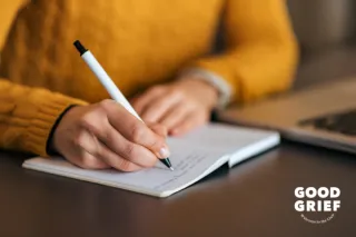 Finding the Right Words: A Heartfelt Guide to Writing a Eulogy