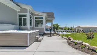 Choosing the Right Concrete Finish for Your Patio: Stamped, Stained, or Exposed Aggregate