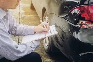 How Insurance Companies Calculate Auto Accident Settlements | Explained