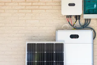 Are Solar Batteries Worth It for Oregon Homes?