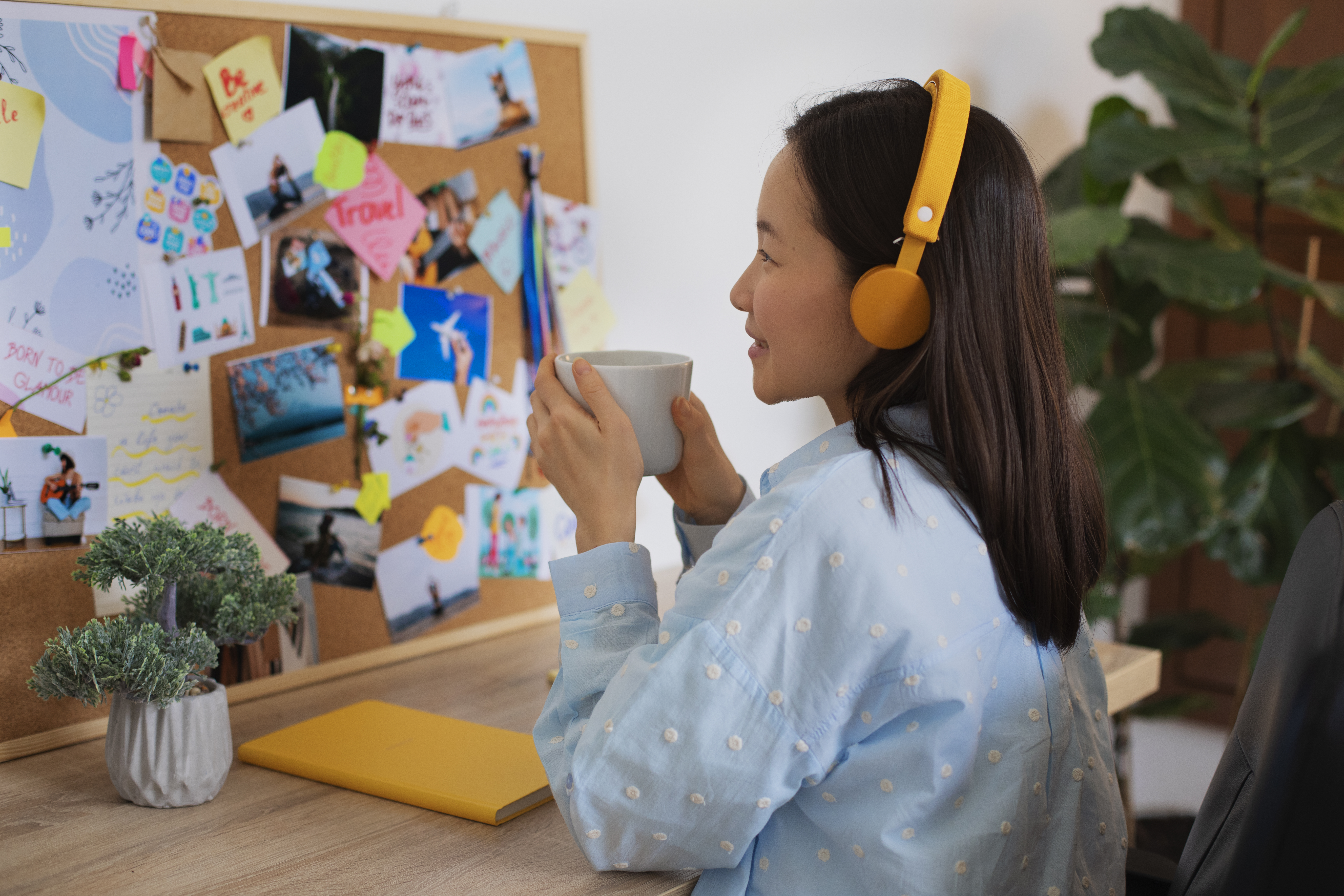 6 Ways Virtual Assistants Can Enhance Your Marketing & Branding Strategy