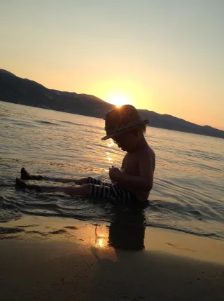 🌞 Summer Juggle: Business, Balance and Being a Taxi Mum